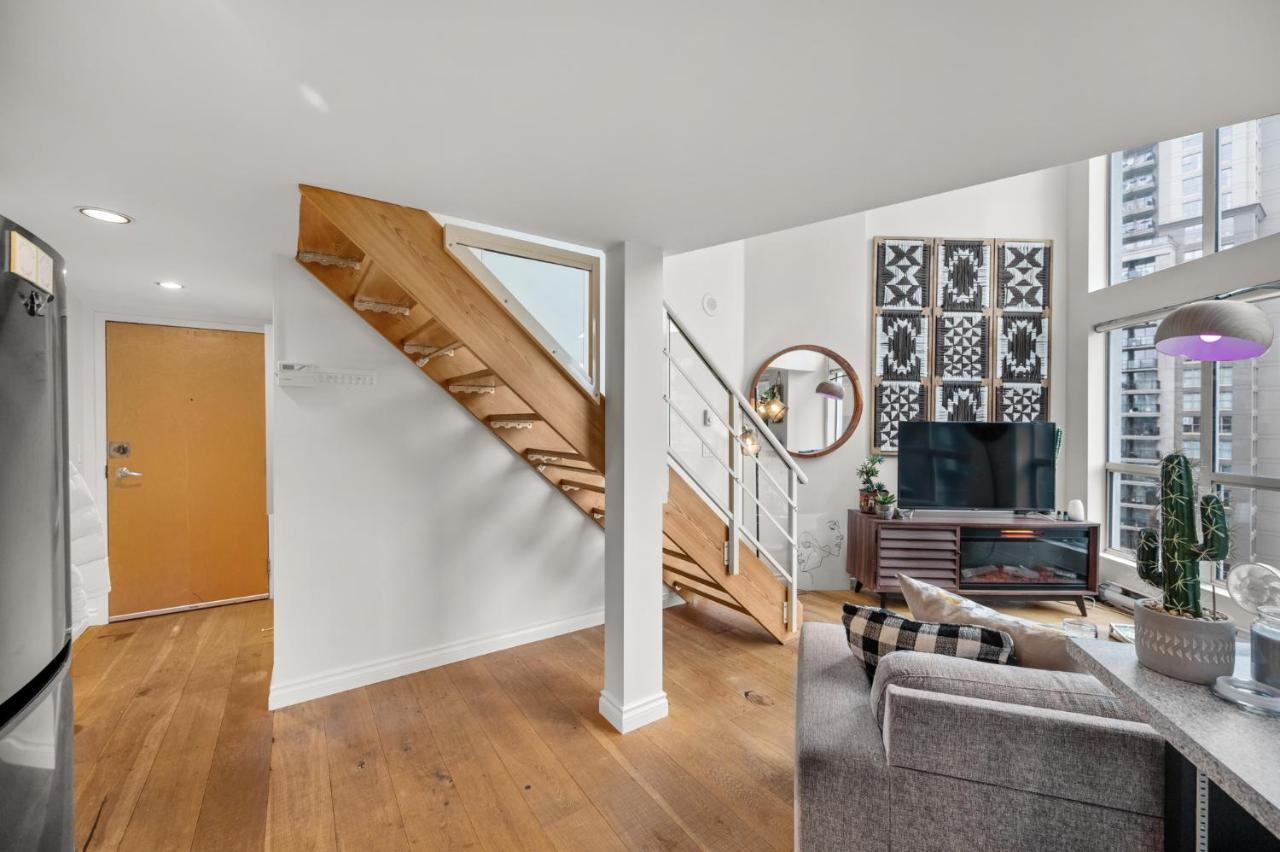 Appartement Rare Find Loft With Full Kitchen At Heart Of Downtown à Vancouver Extérieur photo