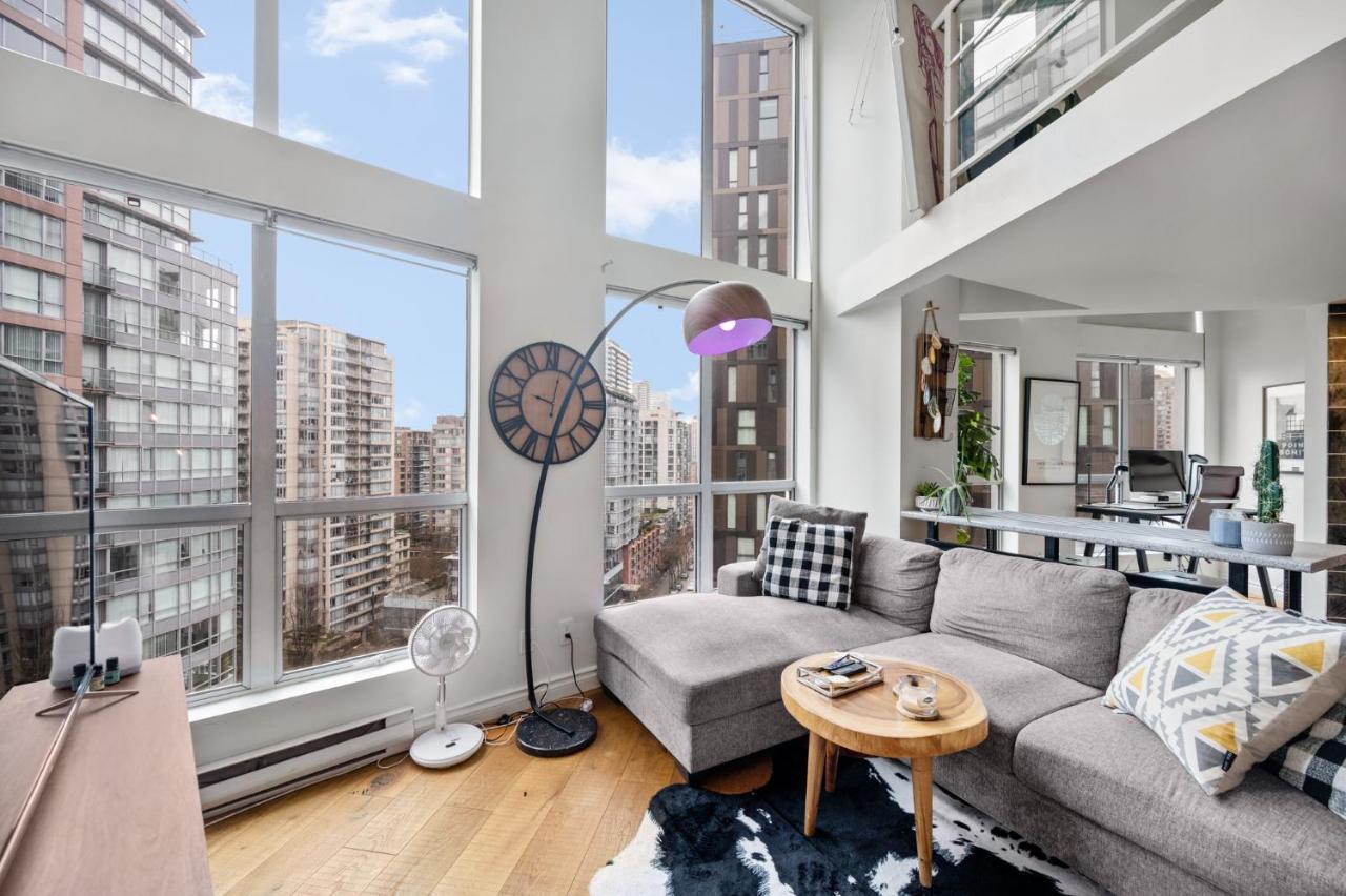 Appartement Rare Find Loft With Full Kitchen At Heart Of Downtown à Vancouver Extérieur photo