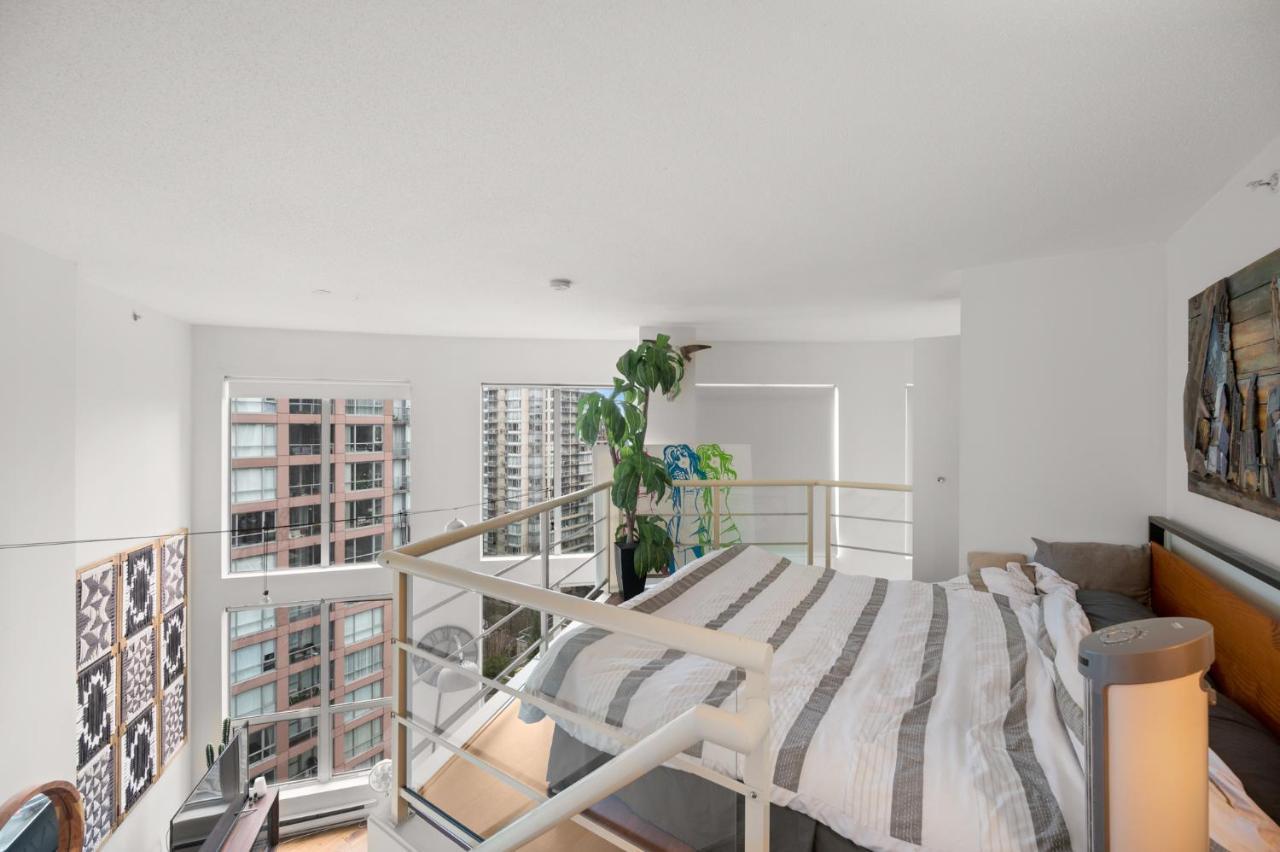 Appartement Rare Find Loft With Full Kitchen At Heart Of Downtown à Vancouver Extérieur photo